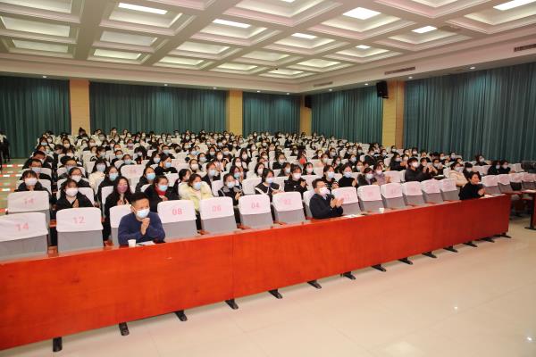 202212200943404343.jpg 观众鼓掌大图.JPG