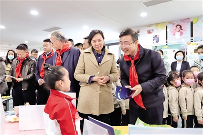 点击图片进入下一页 \