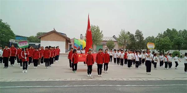 三原县西阳镇武官中心小学举行2023年春季运动会 赛场展风采 运动绽活力 (4).jpg
