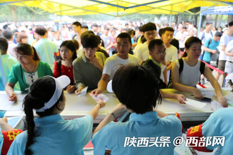 正在上传... 22f6a698a090fd30499637f9018eda75.png